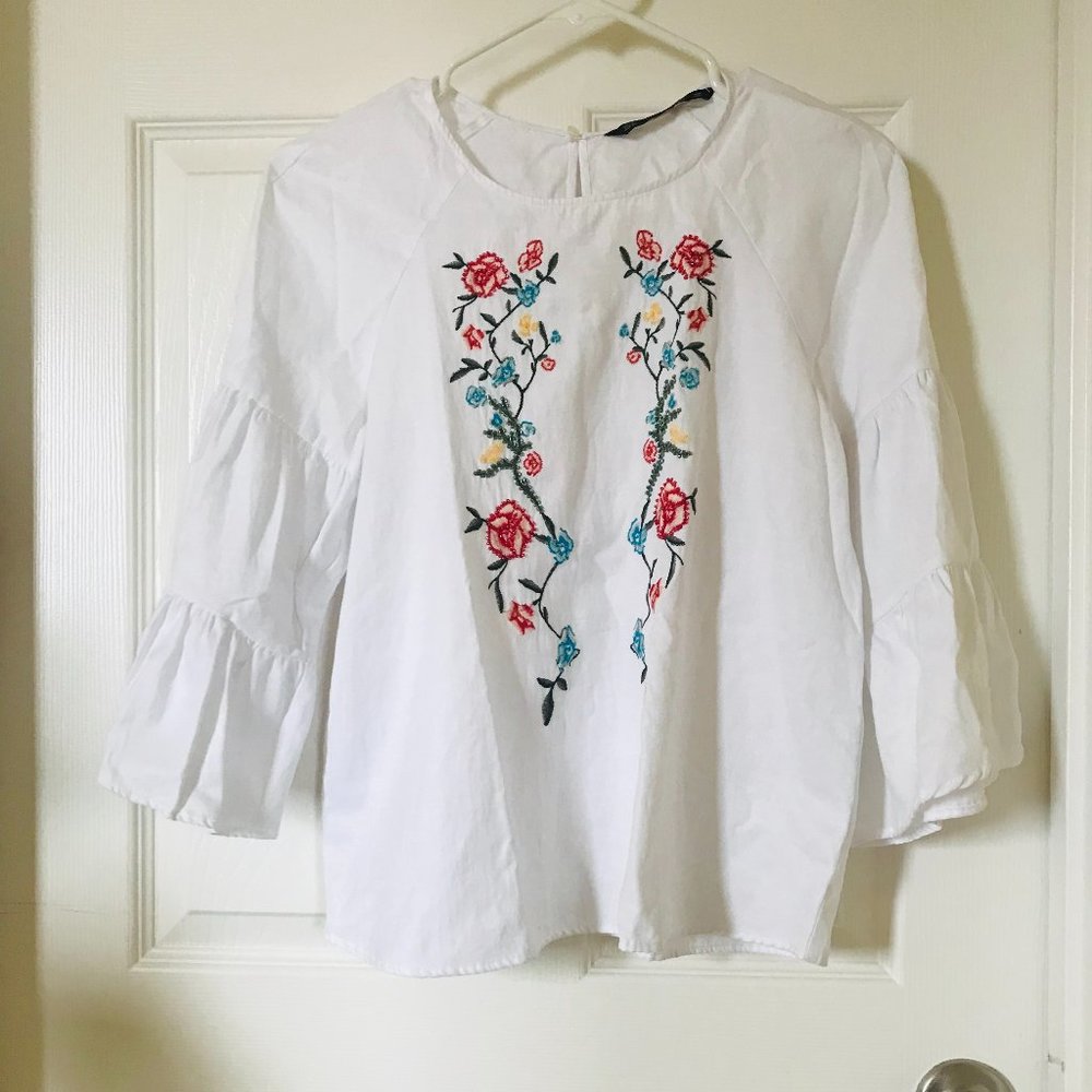 Zara White Blouse with embroidered flowers